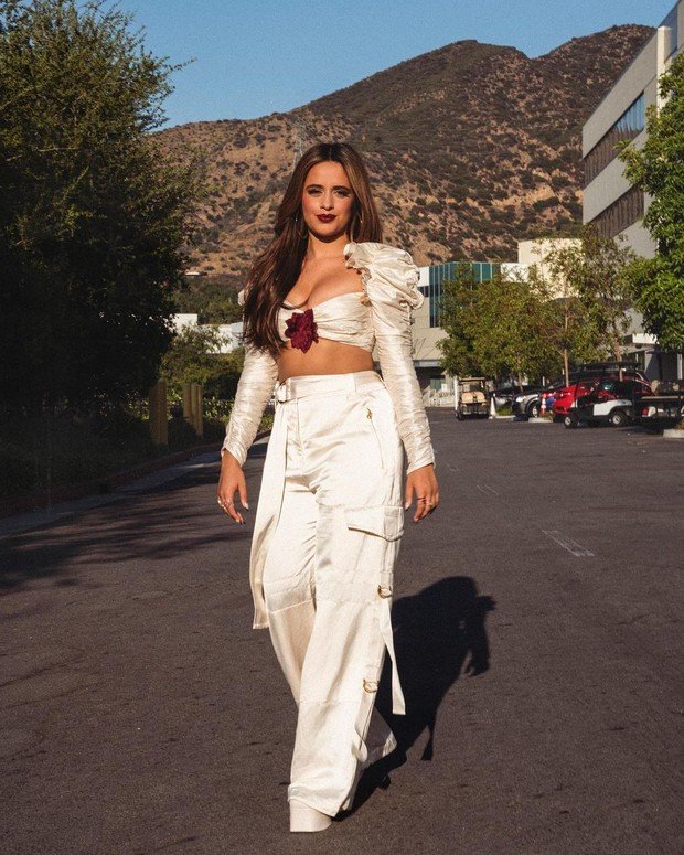 Styling Cargo Pants untuk Tampil Feminin