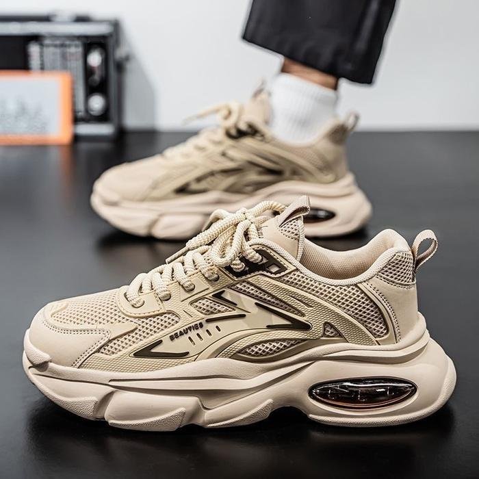 Sepatu Chunky Sneakers: Dari Tren ke Kebutuhan Sehari-hari